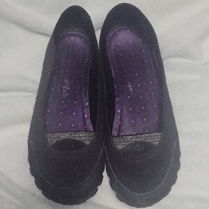 5/$20** Sketchers Size 9.5 EZ Flex Slip On Loafer In Black